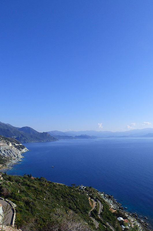 Scopri i panorami della regione di Capo Corso