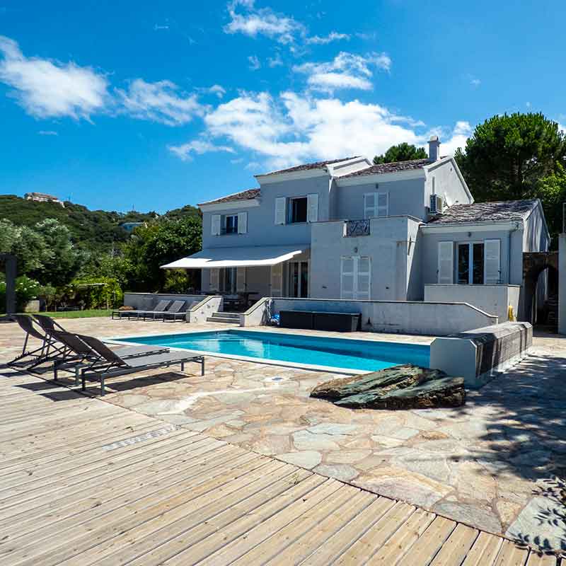 Location de vacances à Pino (Cap Corse) pour 10/12 personnes