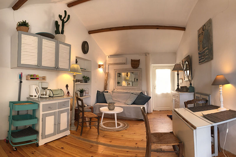 Old fisherman's house, totally renovated, charming and atypical with terrace