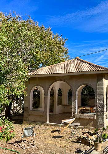 Rare, au port de Barcaggio, maison de famille authentique avec 7 chambres et un très beau jardin