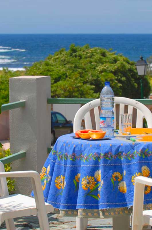 In Giottani, holiday house 300 m from the beach, with sea view, terrace and garden