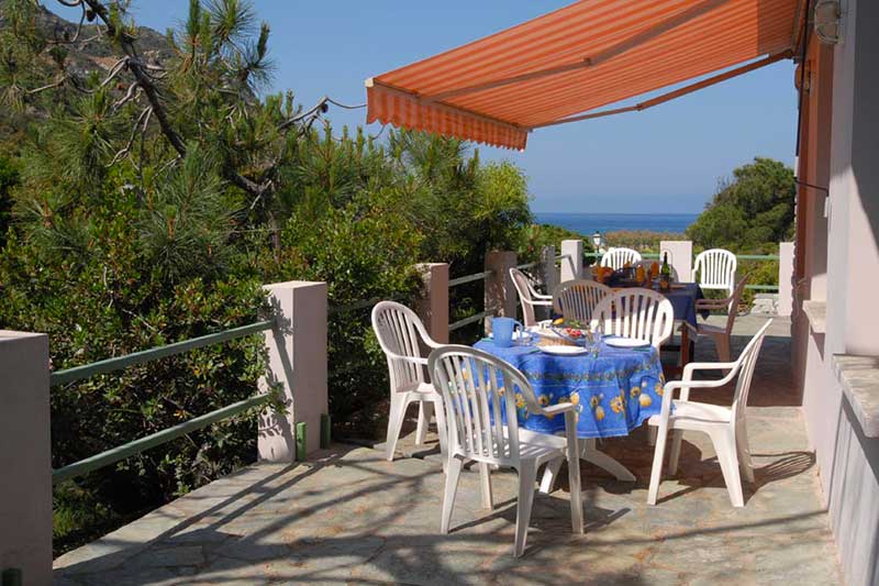 In Giottani, holiday house 300 m from the beach, with sea view, terrace and garden