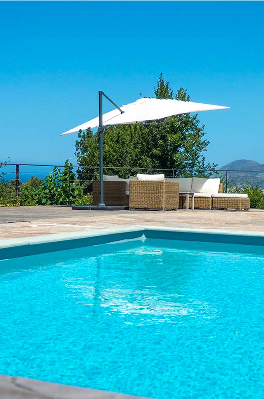 Très belle villa avec vue mer, piscine et grand jardin dans le Cap Corse