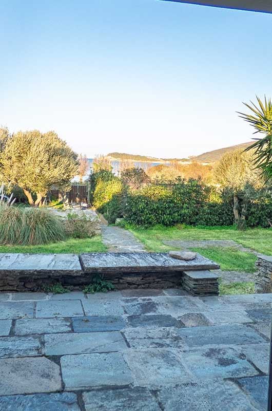 Au bout du Cap Corse, villa spacieuse, proche et vue mer, avec jardin