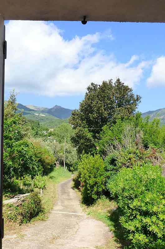 Maison très agréable, au calme, avec terrasse et jardin