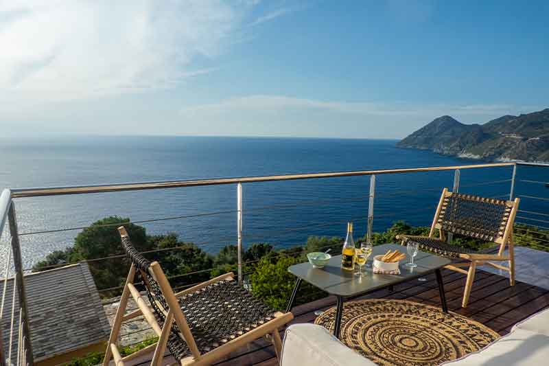 Zeer mooi huis met terras en panoramisch uitzicht op zee