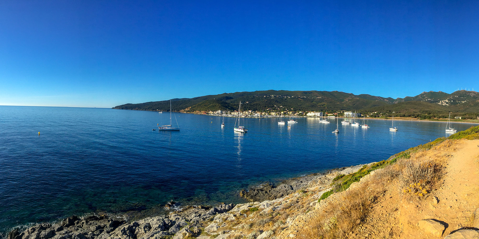 Le  port de pêche de macinaggio