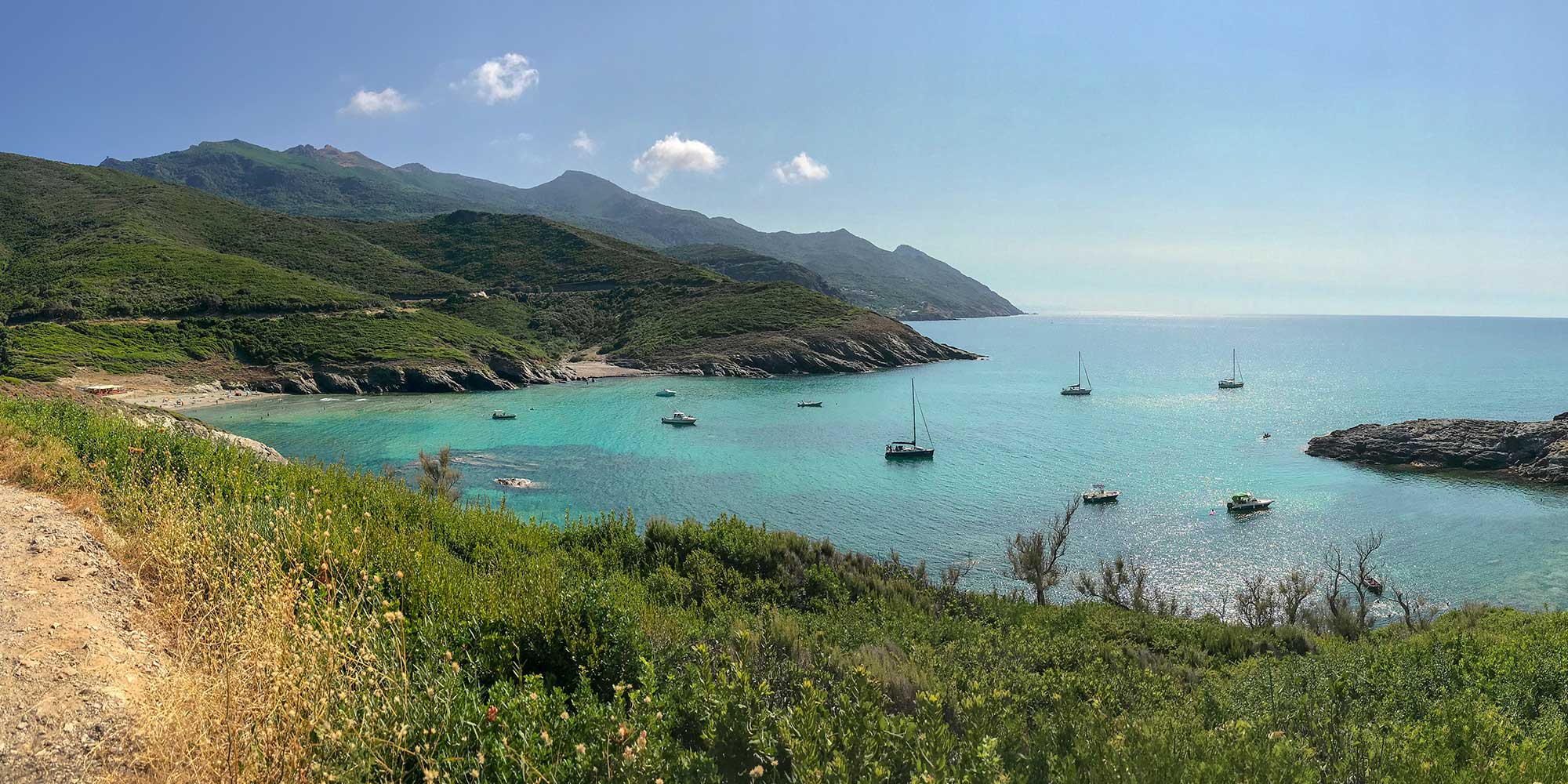 Blick auf die Bucht und den Hafen von Centuri - Unsere Ferienwohnungen