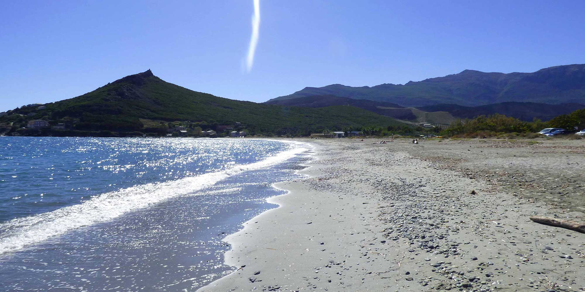 Plage de Pietracorbara sur la côte est du Cap Corse (haute corse)